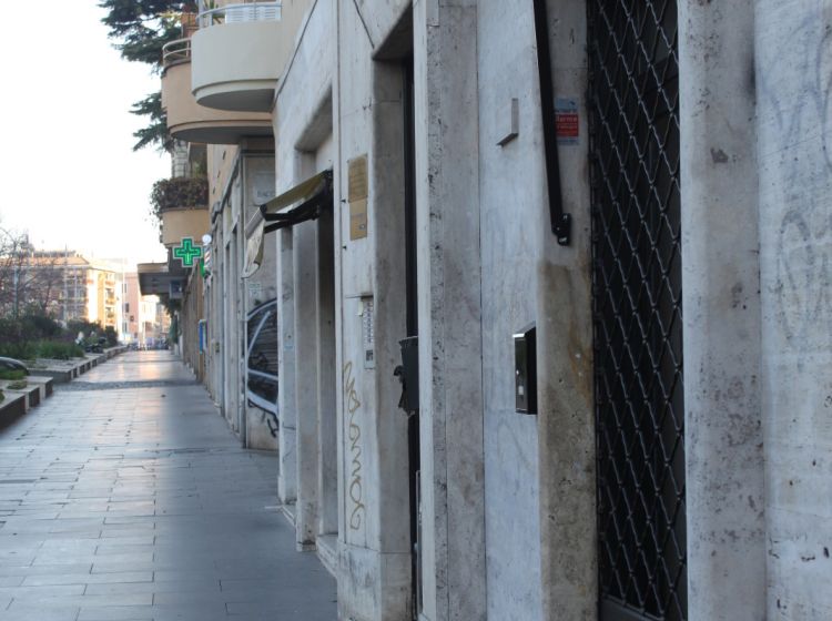 Negozio in affitto, viale della Piramide Cestia  33, Aventino, Roma