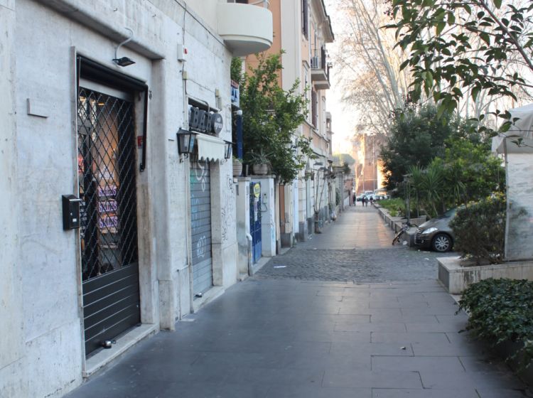 Negozio in affitto, viale della Piramide Cestia  33, Aventino, Roma