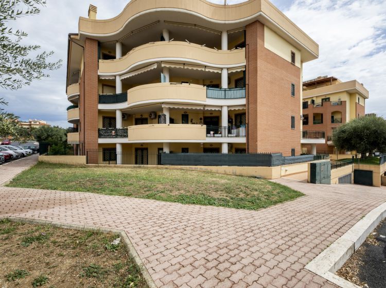Trilocale in vendita, via Luigi Pirandello, Marco Simone, Guidonia Montecelio