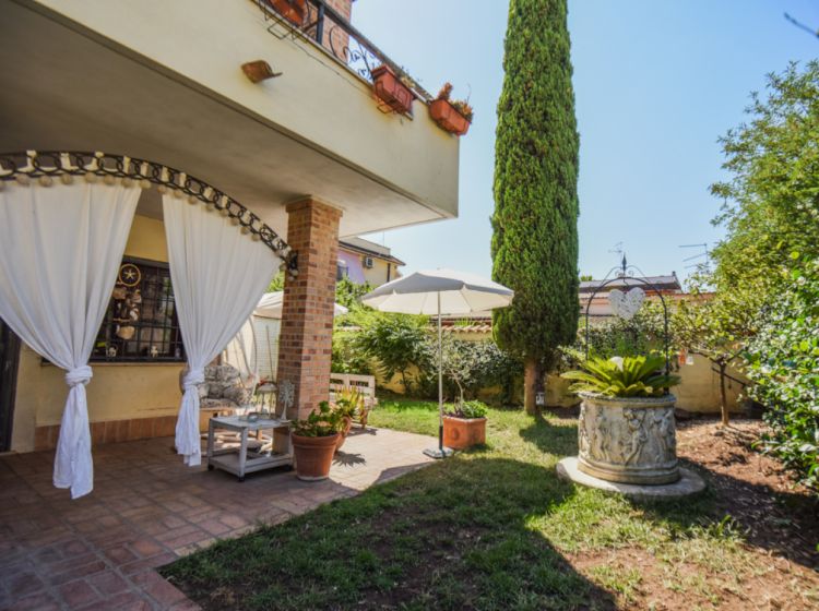 Villa in vendita, via Secondiano Campanari  18, Ostia Antica, Roma