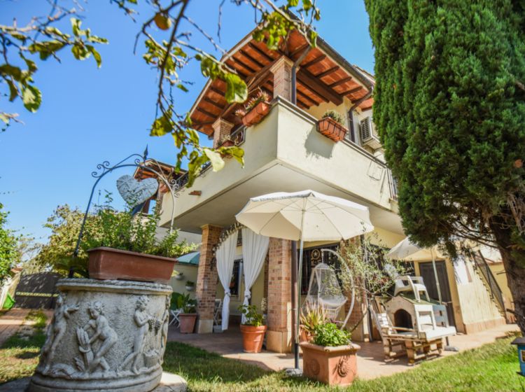 Villa in vendita, via Secondiano Campanari 18, Ostia Antica, Roma