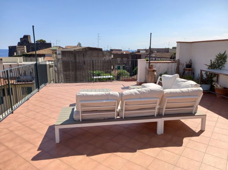 Terratetto unifamiliare in affitto, via Valastro  15, Aci Castello