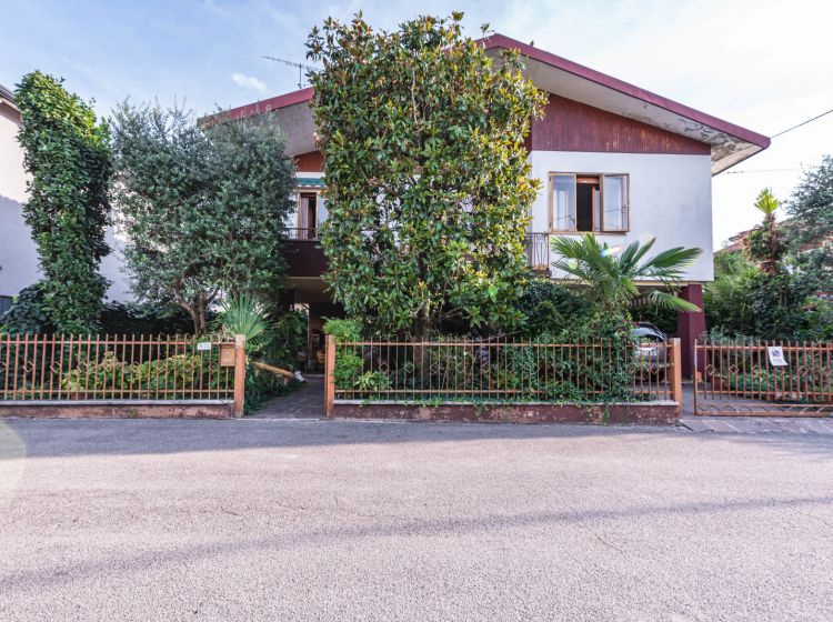 Villa in vendita, via Fabio Filzi, Abano Terme