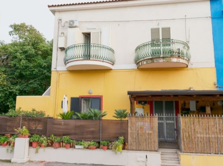 Monolocale in vendita, via Giulio Cesare  11, Fusaro, Bacoli