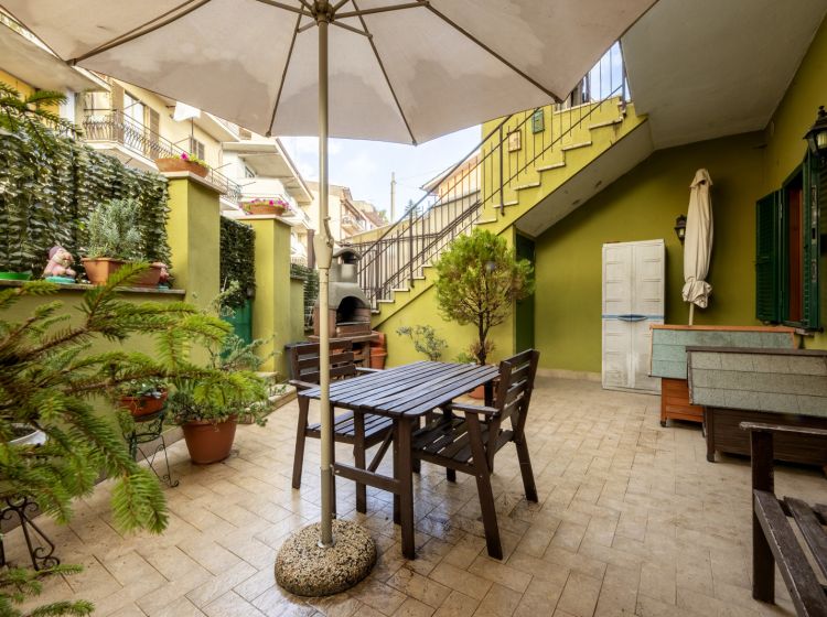 Trilocale in vendita, via Vecchia della Fontana  45, Rocca Priora
