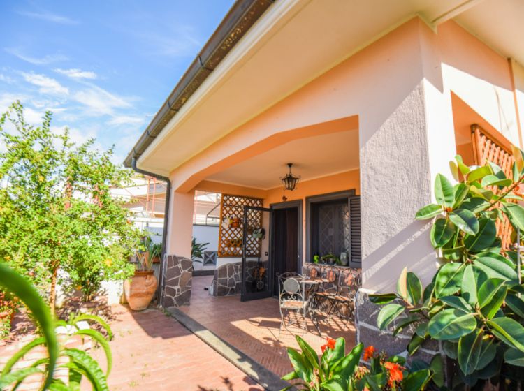 Villa in vendita, via Tanaro 25B, Ardea Marina, Ardea