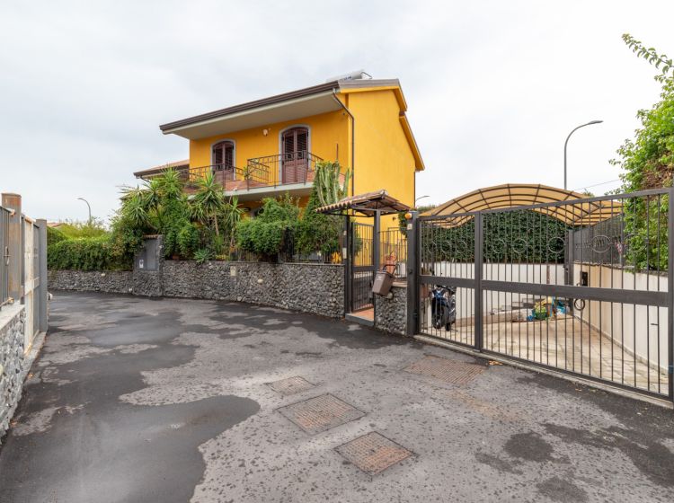 Villa in vendita, via Raffaello Sanzio  1, San Gregorio Di Catania