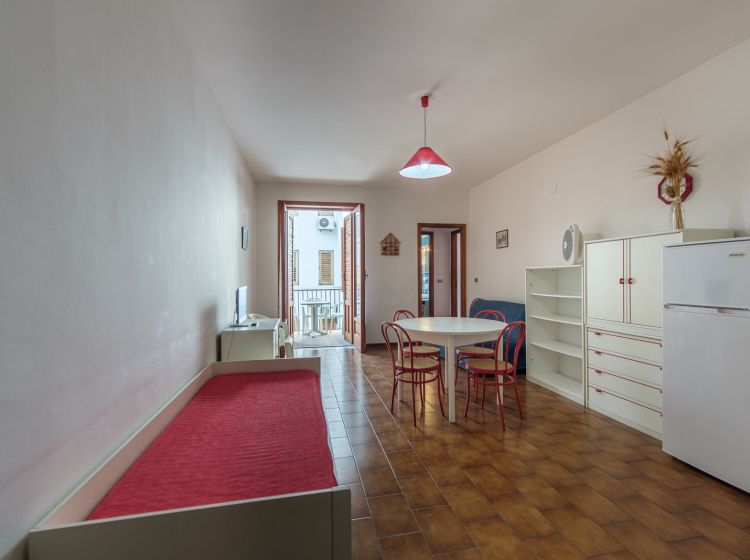 Bilocale in vendita, via Gaspare Amodeo  96, Oliveri