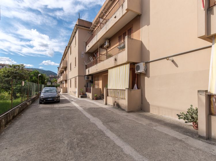 Bilocale in vendita, via Gaspare Amodeo  96, Oliveri