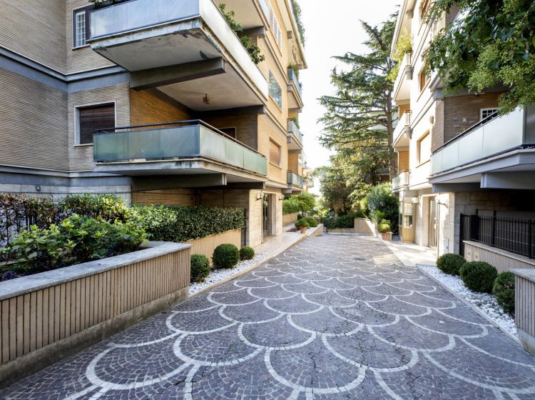 Trilocale in vendita, viale Cortina d'Ampezzo  152, Cortina d'Ampezzo, Roma