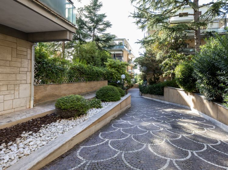 Trilocale in vendita, viale Cortina d'Ampezzo  152, Cortina d'Ampezzo, Roma