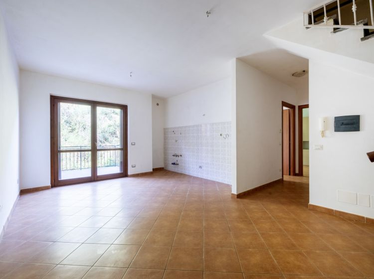 Appartamento in vendita, via Montefiore  41, Castelnuovo Di Porto