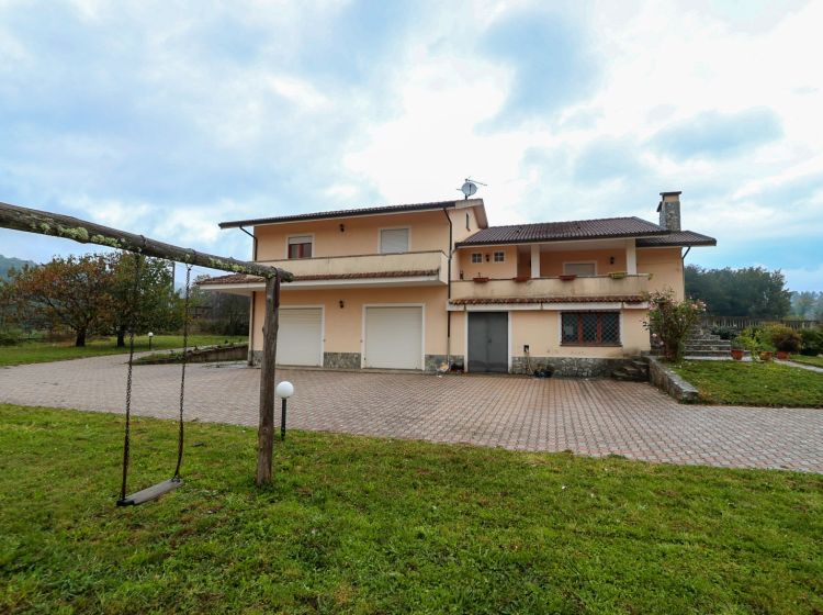 Villa in vendita, via Cianflone  47, Decollatura