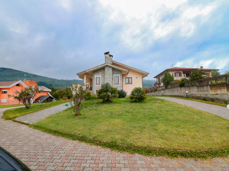 Villa in vendita, via Cianflone  47, Decollatura