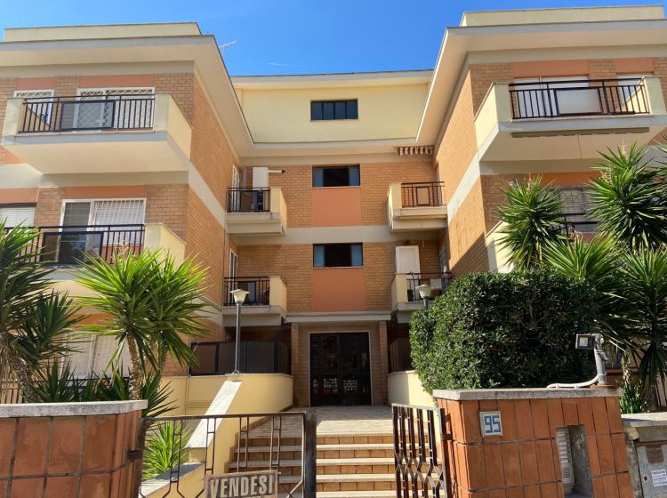 Trilocale in vendita, via Bologna 95, Ardea Marina, Ardea