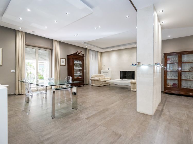 Quadrilocale in vendita, via Alberto Mario  12, Corso Italia, Catania