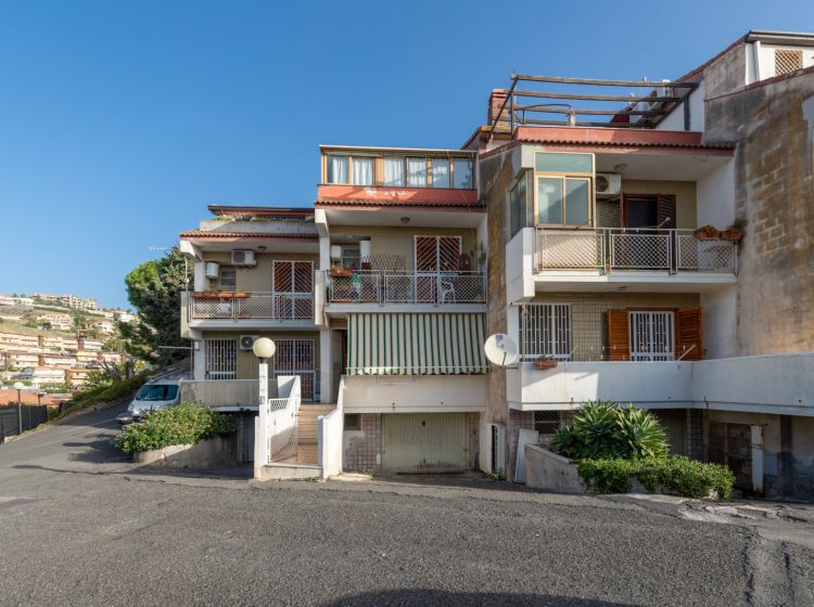 Bilocale in vendita, via Litteri  90, Aci Castello