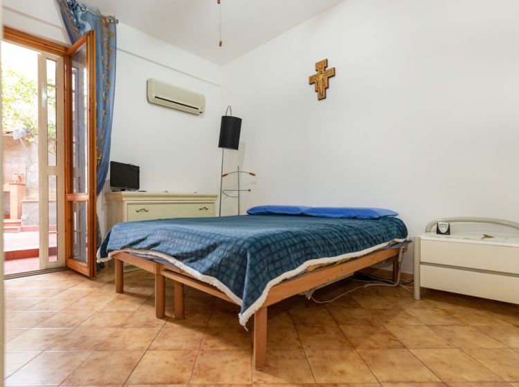 Bilocale in vendita, via Litteri  90, Aci Castello