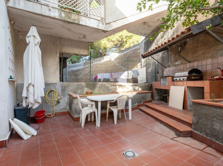 Bilocale in vendita, via Litteri  90, Aci Castello