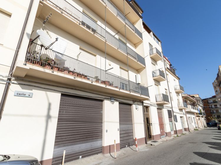 Appartamento in vendita, via Carlo V  219, Centro Storico, Catanzaro
