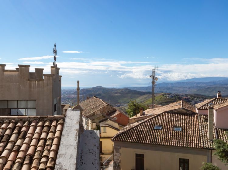 Quadrilocale in vendita, Largo Raffaele Marincola Cattaneo  22, Centro Storico, Catanzaro