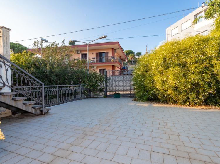 Villa in vendita, via Maganuco, Acitrezza, Aci Castello