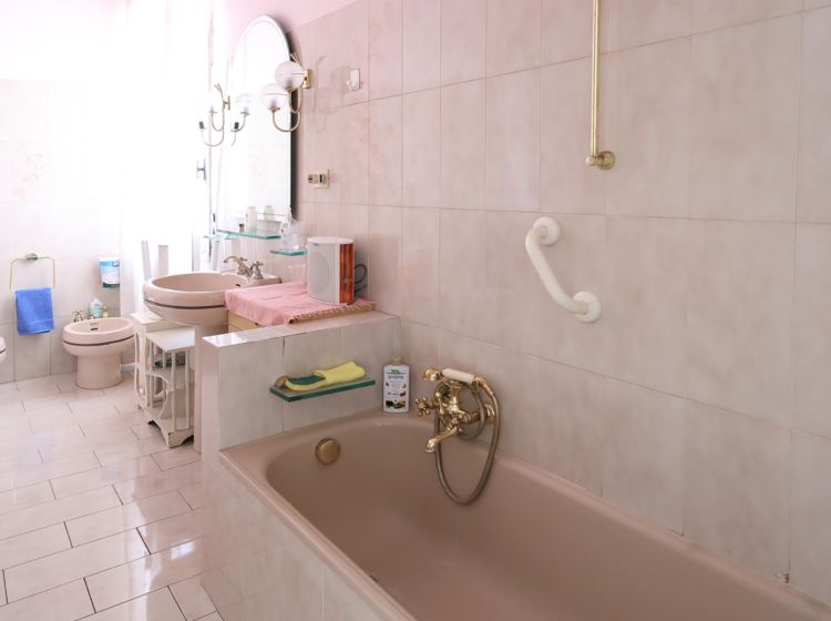 Bilocale in vendita, viale Virginia Centurione Bracelli  9, Marassi, Genova