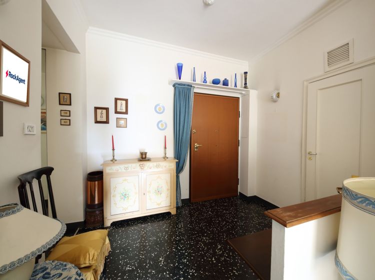 Bilocale in vendita, viale Virginia Centurione Bracelli  9, Marassi, Genova
