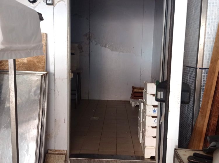Negozio in affitto, via Montalbo  125, Montepellegrino, Palermo