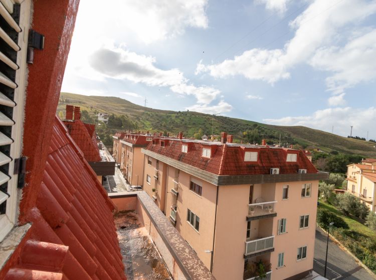 Mansarda in vendita, via Conti di Loritello  10, Santa Maria, Catanzaro