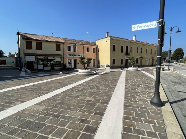 Trilocale in vendita, Piazza Umberto I Albettone VI Italia, Albettone