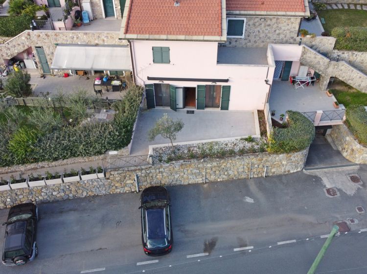 Bilocale in vendita, Strada per i Piani  6, Castellaro