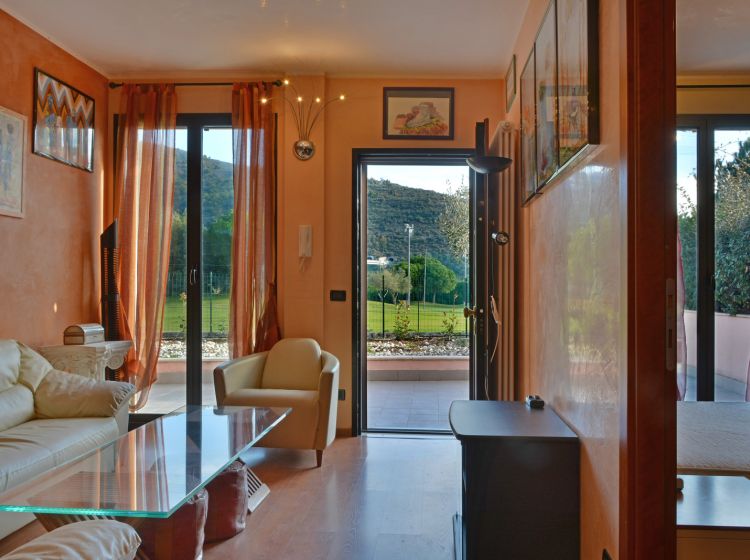 Bilocale in vendita, Strada per i Piani  6, Castellaro