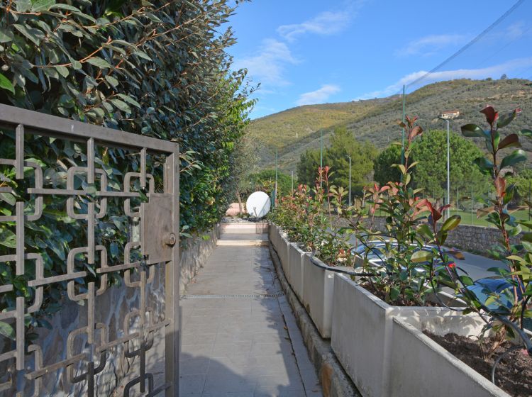 Bilocale in vendita, Strada per i Piani  6, Castellaro