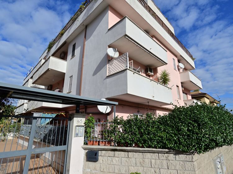 Trilocale in vendita, via Fabiano Landi  65, Acilia, Roma