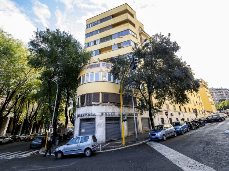Attività / Licenza in vendita, via di Donna Olimpia  46, Monteverde, Roma