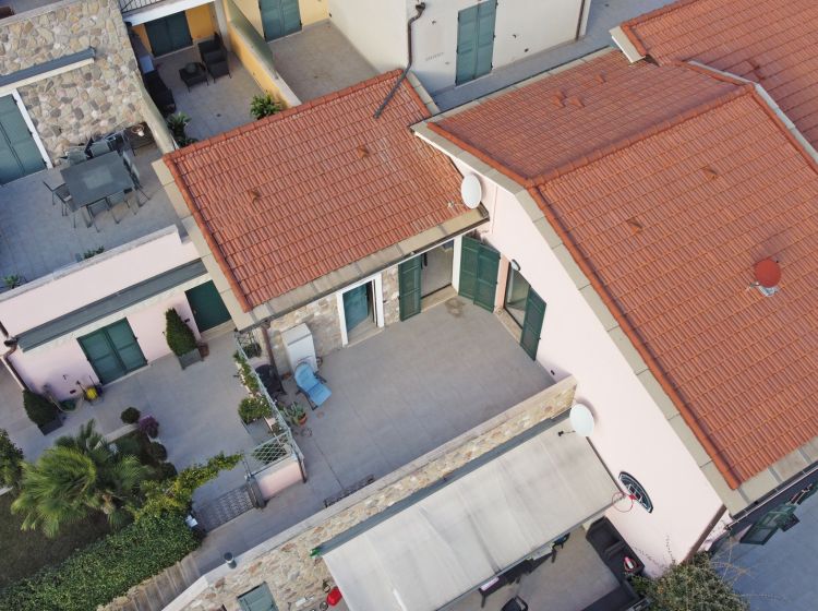 Bilocale in vendita, Strada per i Piani  6, Castellaro