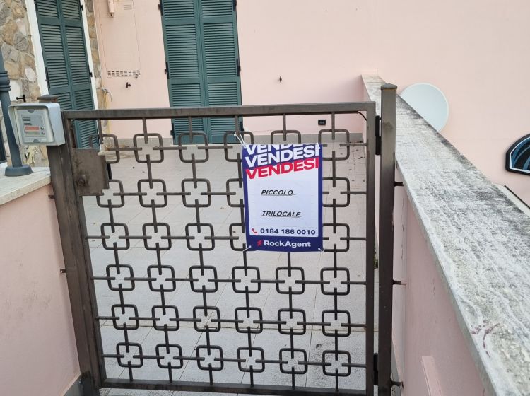 Bilocale in vendita, Strada per i Piani  6, Castellaro