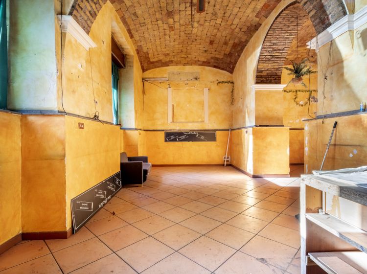 Negozio in affitto, via dei Volsci  103, San Lorenzo, Roma