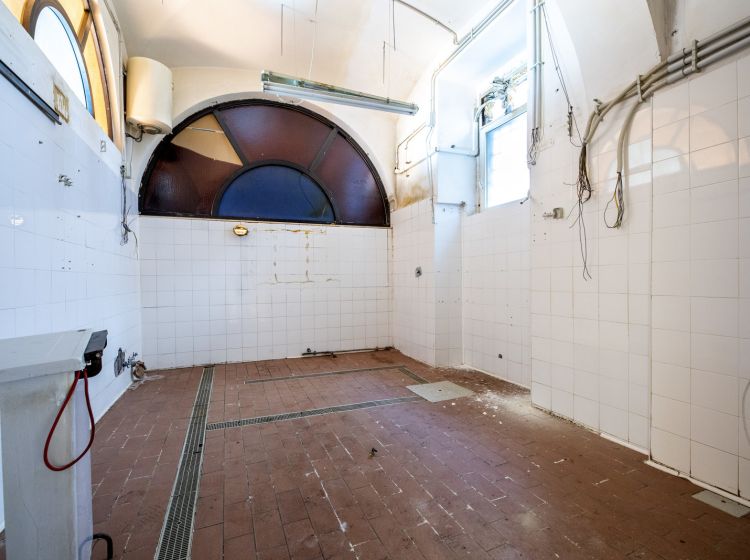 Negozio in affitto, via dei Volsci  103, San Lorenzo, Roma
