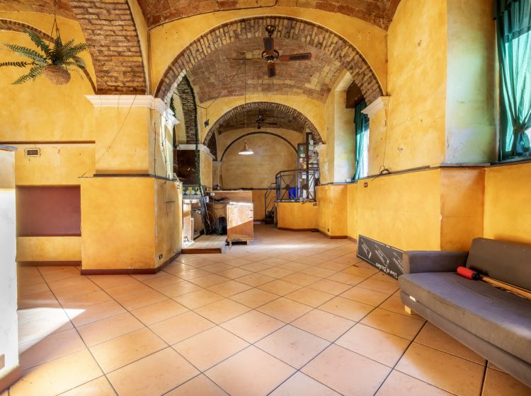 Negozio in affitto, via dei Volsci  103, San Lorenzo, Roma