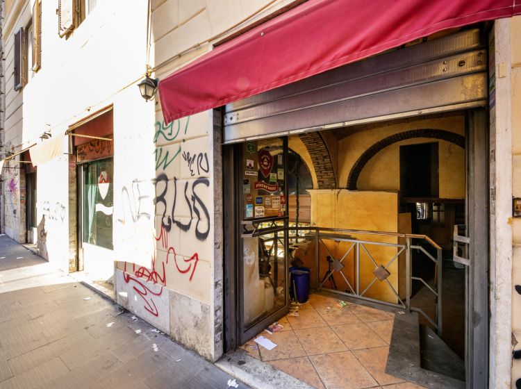 Negozio in affitto, via dei Volsci  103, San Lorenzo, Roma