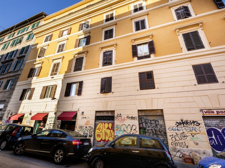 Negozio in affitto, via dei Volsci  103, San Lorenzo, Roma