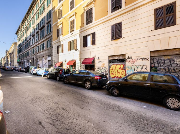 Negozio in affitto, via dei Volsci  103, San Lorenzo, Roma