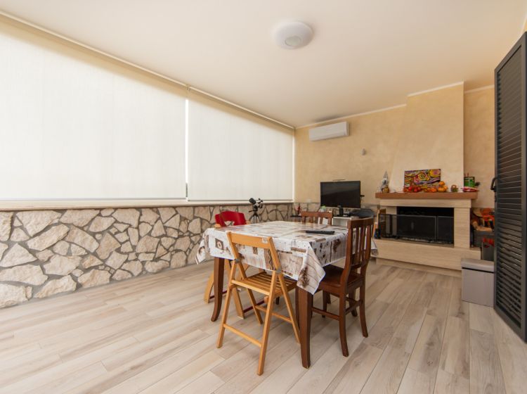 Villa in vendita, via delle Ortensie  3, Pomezia