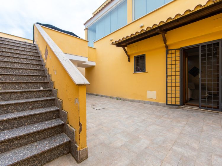 Villa in vendita, via delle Ortensie  3, Pomezia