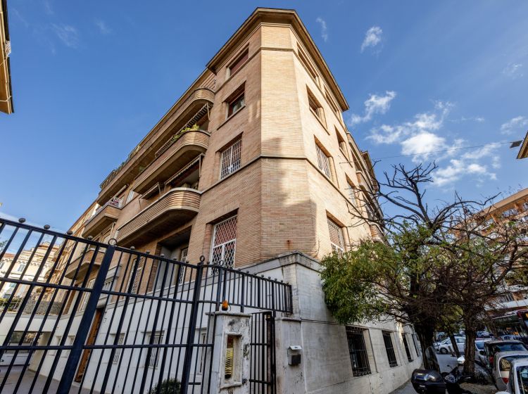 Quadrilocale in vendita, via Ravenna  11, Bologna, Roma
