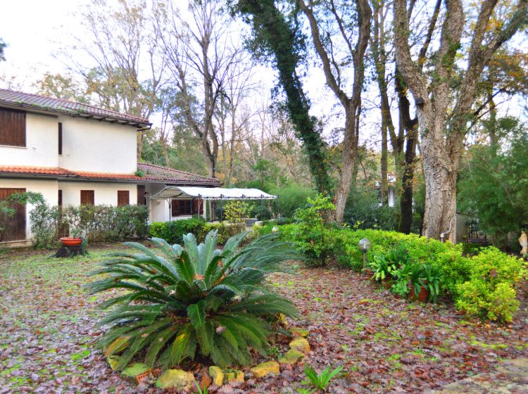 Villa in vendita, via delle Violette  4, Sabaudia