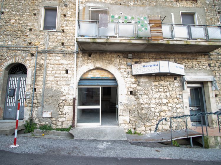 Magazzino o deposito in vendita, via per Gimigliano 24, Gagliano, Catanzaro