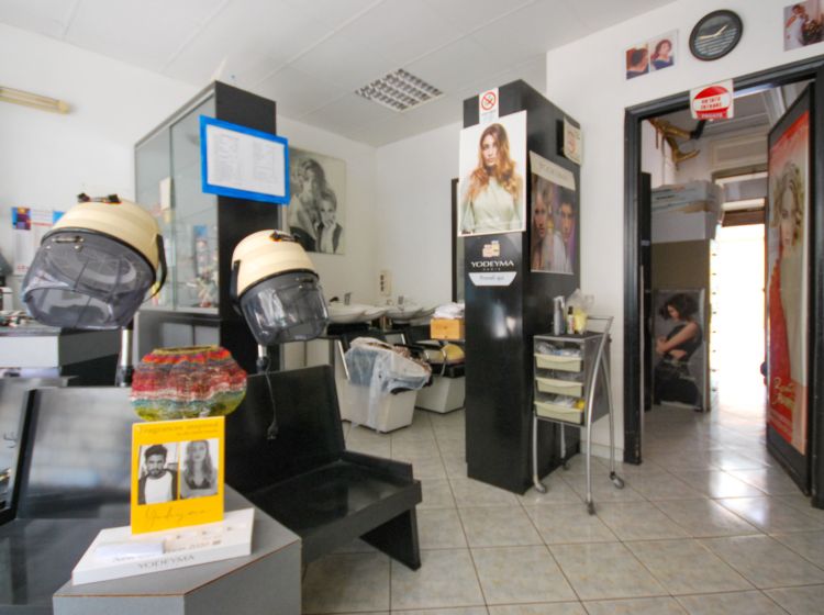 Negozio in vendita, via Issiglio  17, Borgo San Paolo, Torino
